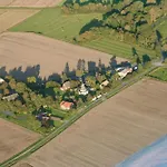 Holiday home Traumwagen An Der Muehle Thalingburen